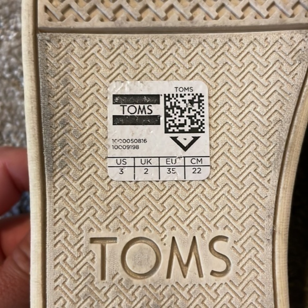 Toms Kids Skull and Crossbones Loafer Shoes - Picture 9 of 9